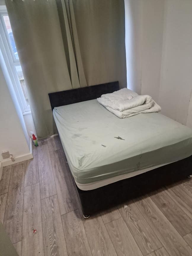 Spare room to rent Main Photo
