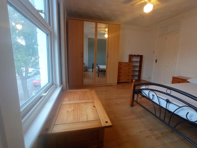 Large Double Rooms (1 min from station) Bills Inc Main Photo