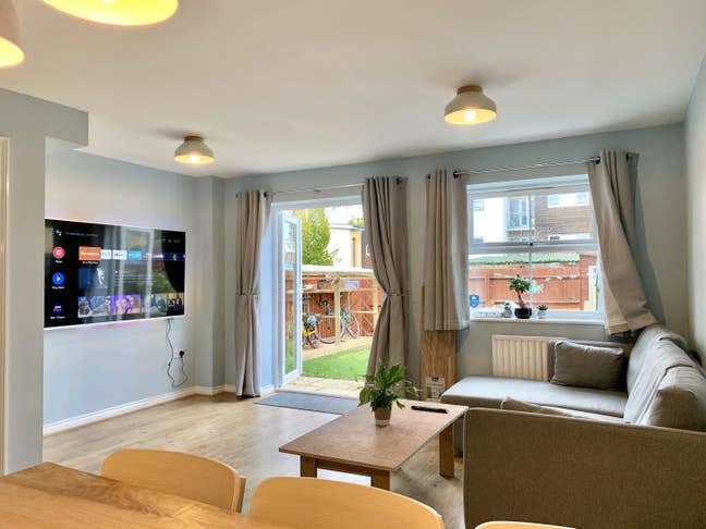 Double room in a modern house Main Photo