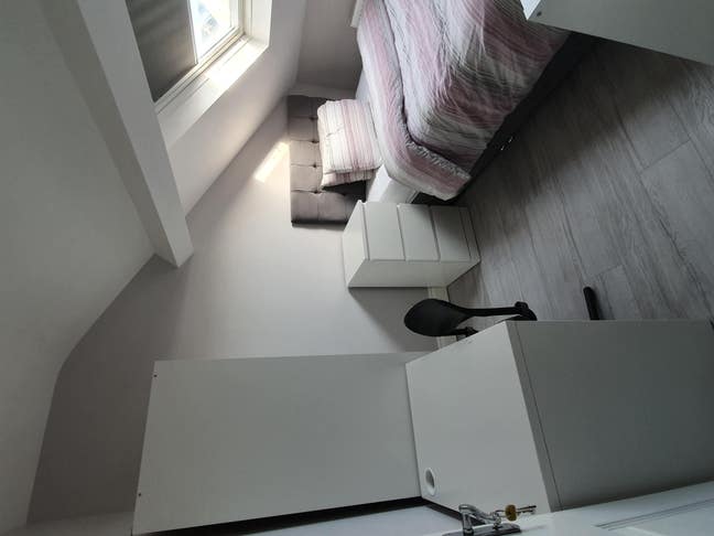  luxurious  ensuite  room beside RVH Main Photo