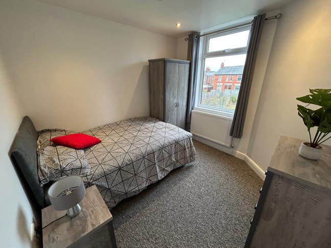 🏡 Large double room available! Main Photo