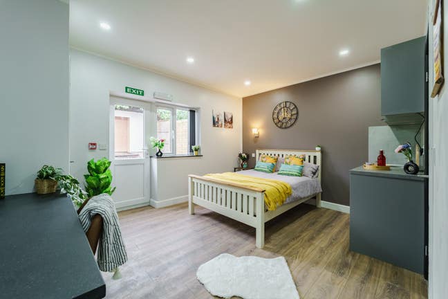 4 Bed (ensuite)House, Kelvin Avenue CV2 Main Photo