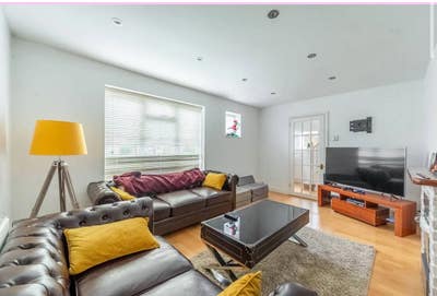 Double Bedroom close to Stanmore Station Main Photo