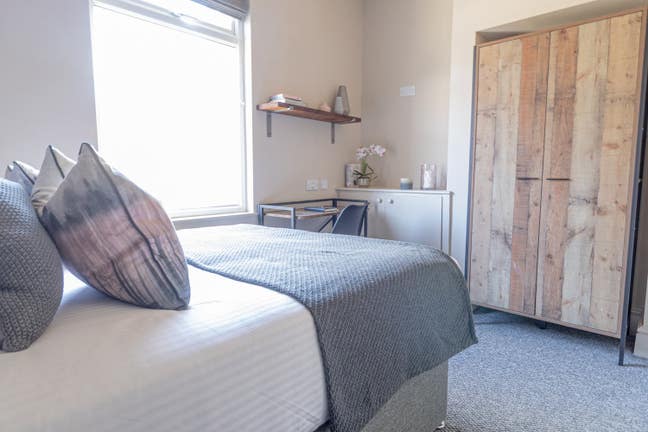 Spacious Cosy En-suite Room! Bills INC! Main Photo