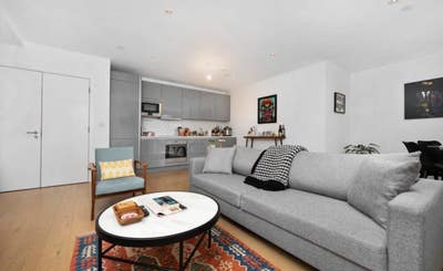 One Bed in South London Main Photo