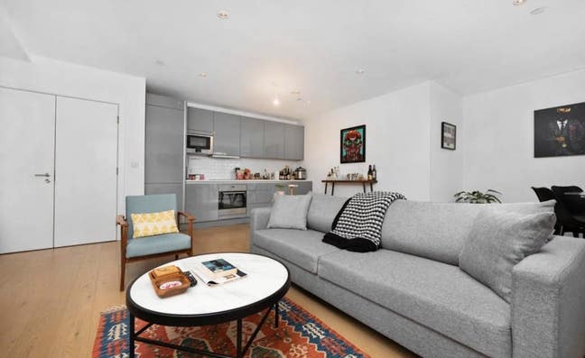 One Bed in South London Main Photo