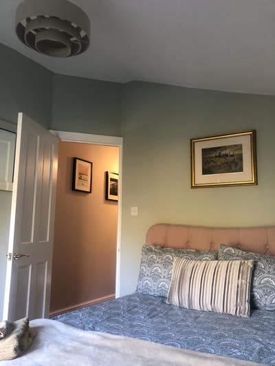 Lovely Double Room available week days /short let  Main Photo