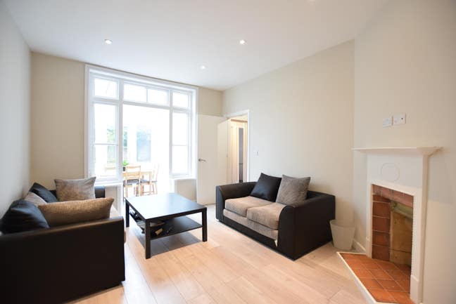 All Bills Inc Spacious Rooms near UoR-RBH-A329M Main Photo