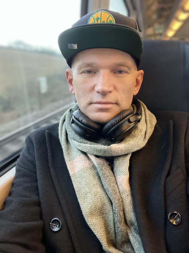 Professional Male seeks a single or double room Main Photo