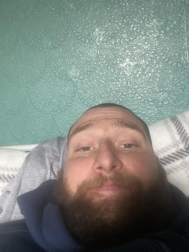 Professional Male seeks a double room Main Photo