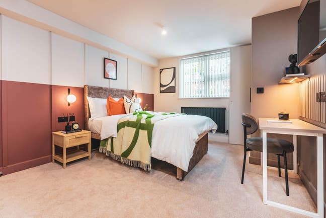 **Only 2 Rooms Left - Luxury Student House** Main Photo