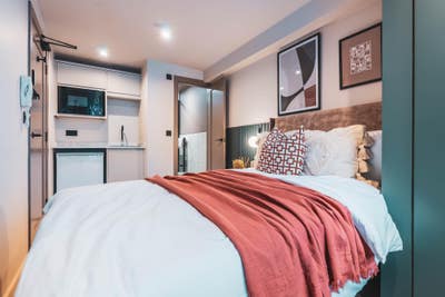 1 Ensuite + 1 Studio Left - Luxury Student House Main Photo