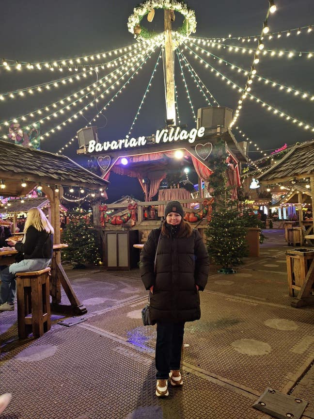 2 rooms sought by 2 females Main Photo