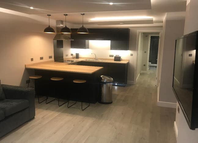 Luxury 1 bedroom flat - all bills included  Main Photo