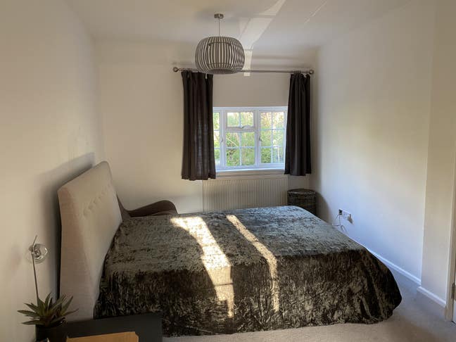 Beautiful large double room Bills included -Ealing Main Photo