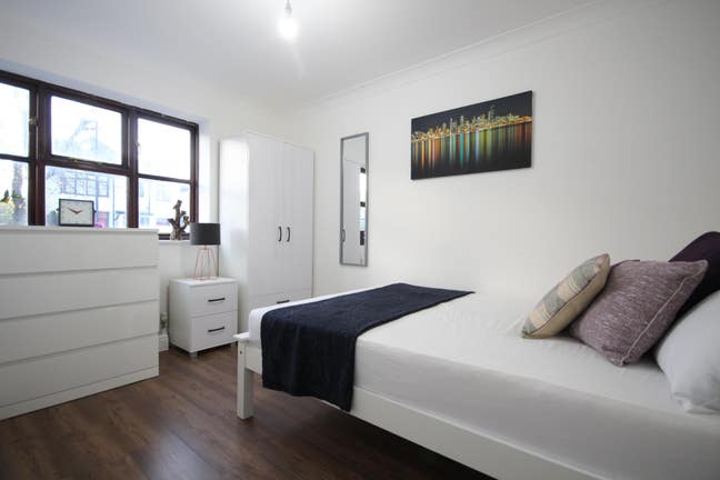 💫Great Double in Modern House! –WEMBLEY Main Photo
