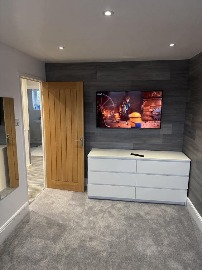 Nice clean room Main Photo