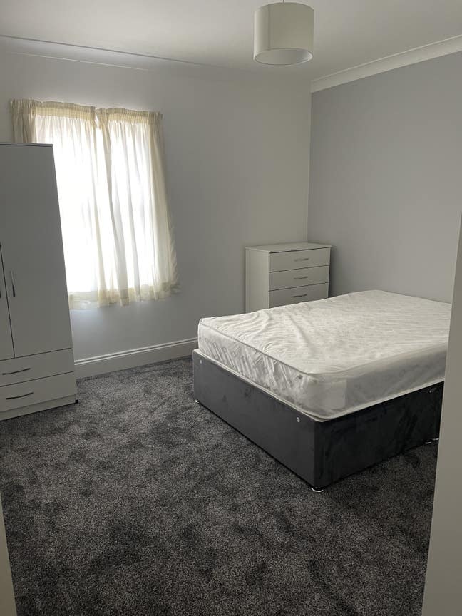 Double room in quiet house close to beach  Main Photo