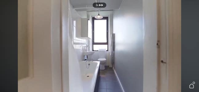 Seeking roommate  Main Photo