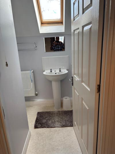 Double en-suite furnished room to let Main Photo