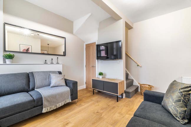 Luxury Rooms Available Now  Main Photo