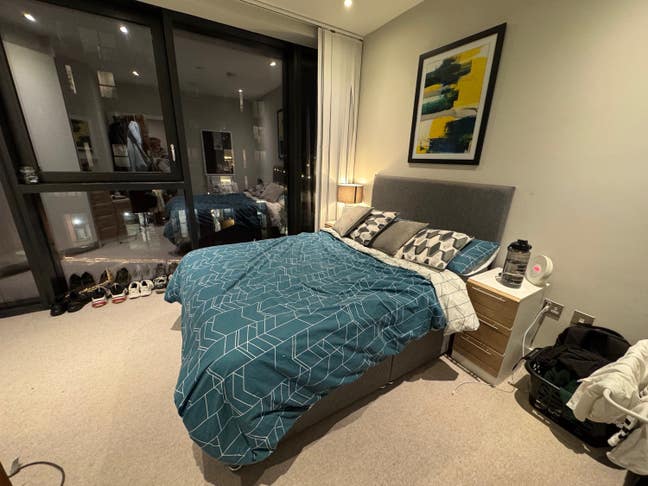 Double Room Available Now (E14 Area) Main Photo