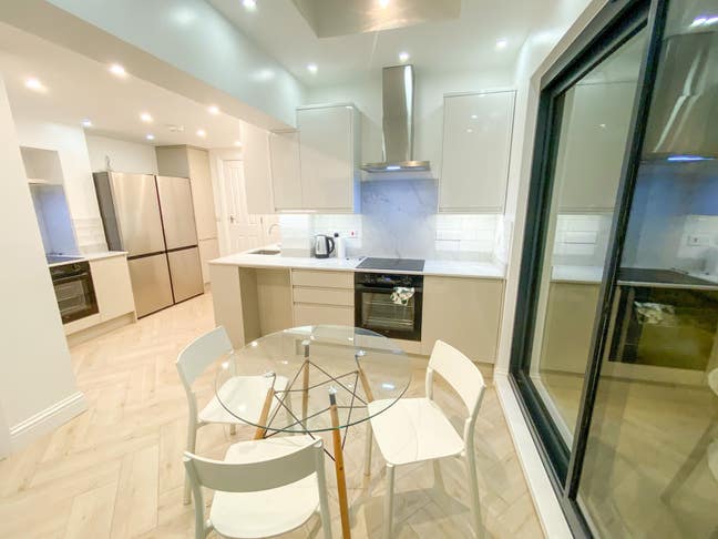 Quality🚿En-Suite Double Room in Stunning House ✅ Main Photo