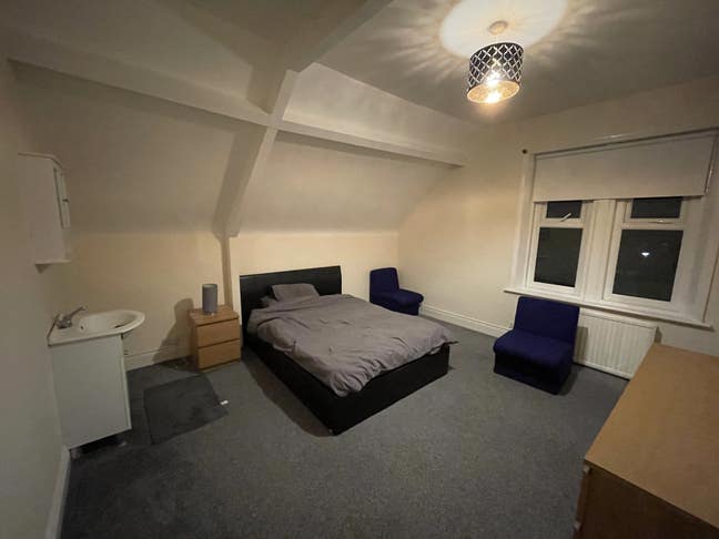 Reduced Spacious Room to Rent Wifi Included  Main Photo