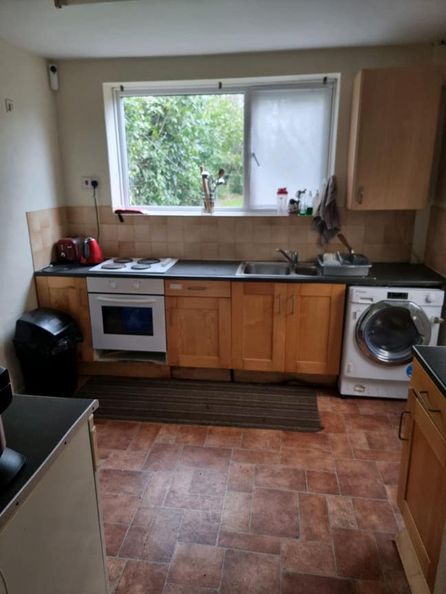 2 Room for rent in B330 Main Photo