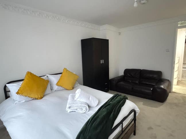 Great new Town house All bills included  Tottenham Main Photo