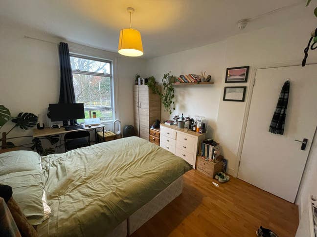 Large double room in 5 bed house share in Tooting Main Photo