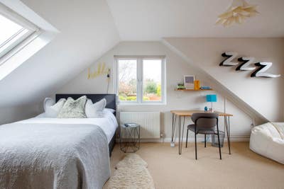 Double with ensuite in quiet house with parking Main Photo