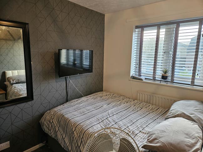 Double Bedroom  Main Photo