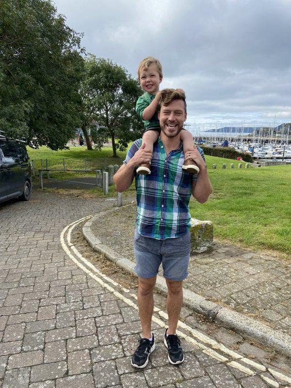 American Writer looking for a home Main Photo