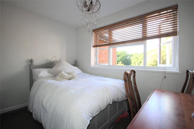 Room to Rent in Netley Abbey Main Photo
