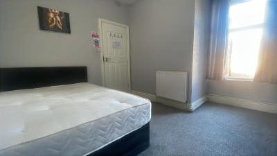 1 Double Bed - Blackpool Main Photo