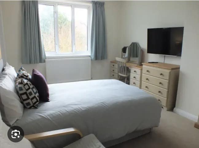 Ensuite room available in Bungalow wembley park Main Photo