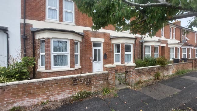 One room left ! and only £450pcm  Main Photo