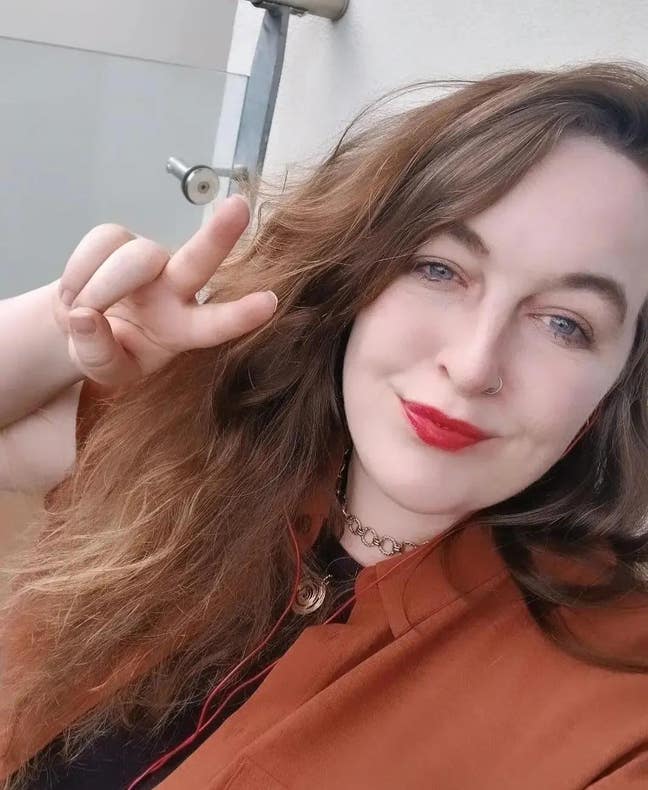 Professional seeking double room is sociable house Main Photo