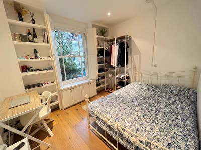 Beautiful bedroom in stunning home Main Photo