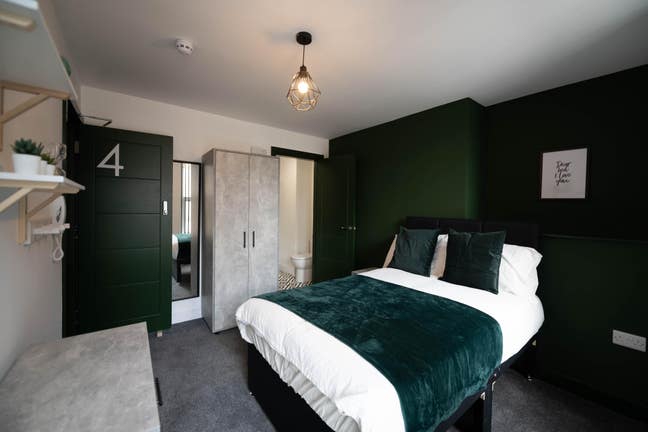 Brand New Double Rooms with En-Suites! Main Photo