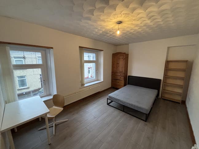 Great location house share - Double Rooms Main Photo