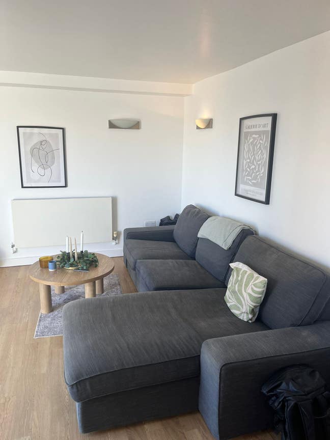 Sublet 2-bed with balcony in Stokey from November Main Photo