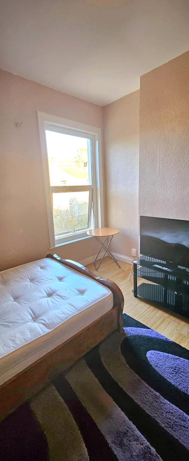 Bedsit to Rent Clean Tidy Central Southend Main Photo