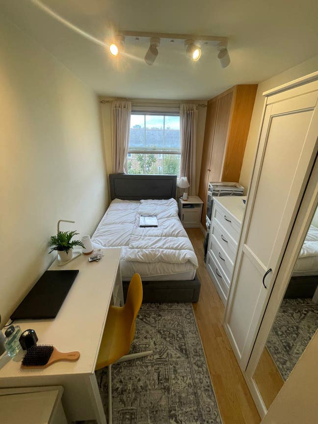 Large Double Room - 5 Min to Waterloo Station [65] Main Photo