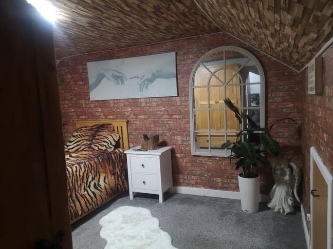 Attic Double Room Yeovil Town Centre near hospital Main Photo