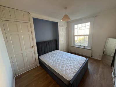 All Bills Incl. - Only One Room Left  Main Photo