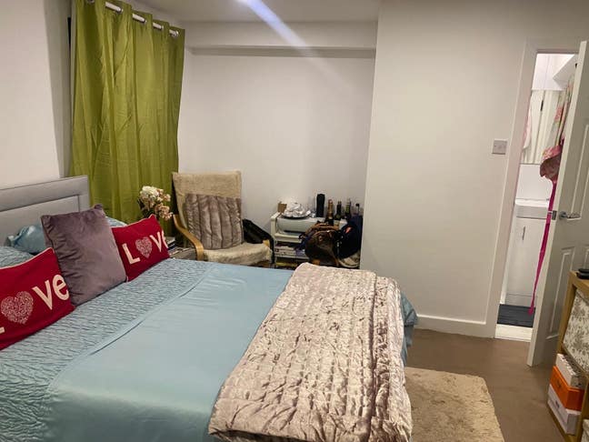 Beautiful Ensuite Room Main Photo