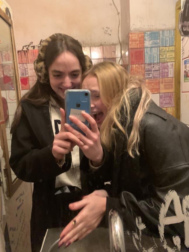 professional buddy up/existing flatshare Main Photo
