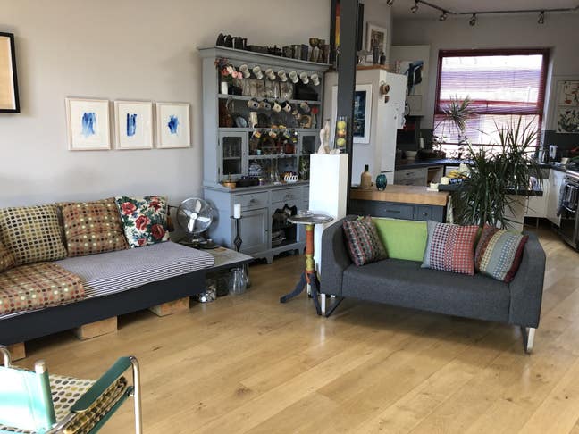 Double room in loft apartment at Paintworks Main Photo